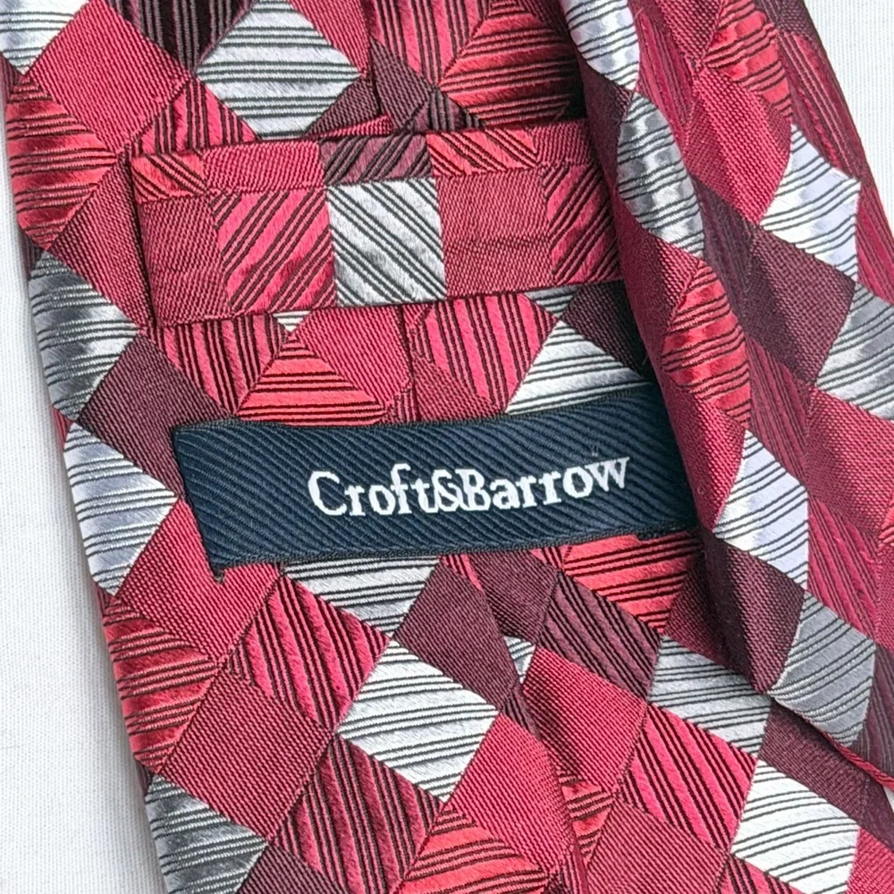 croft & barrow Burgundy and Silver Geometric Check Tie